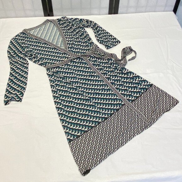 Max Studio Wrap Midi Dress L V-Neck Long Sleeve Border Print Stretch Knit Boho - Picture 8 of 11